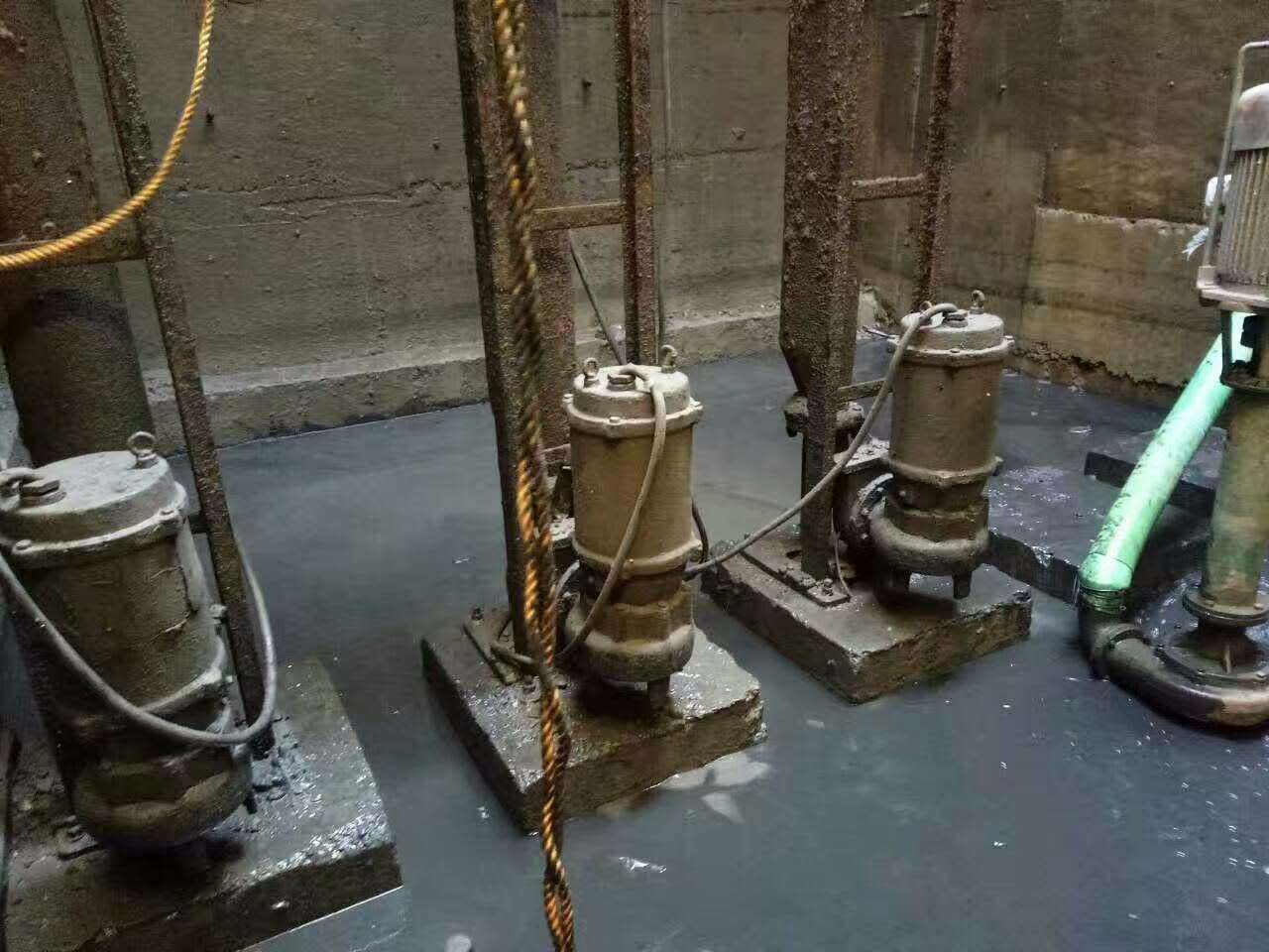 朔城污水池清理