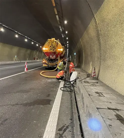 朔城隧道排水渠清淤